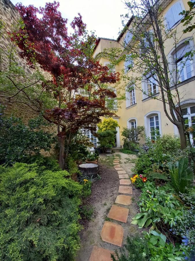 Entre Vignes Et Dentelles Hotel Courthézon Exterior foto