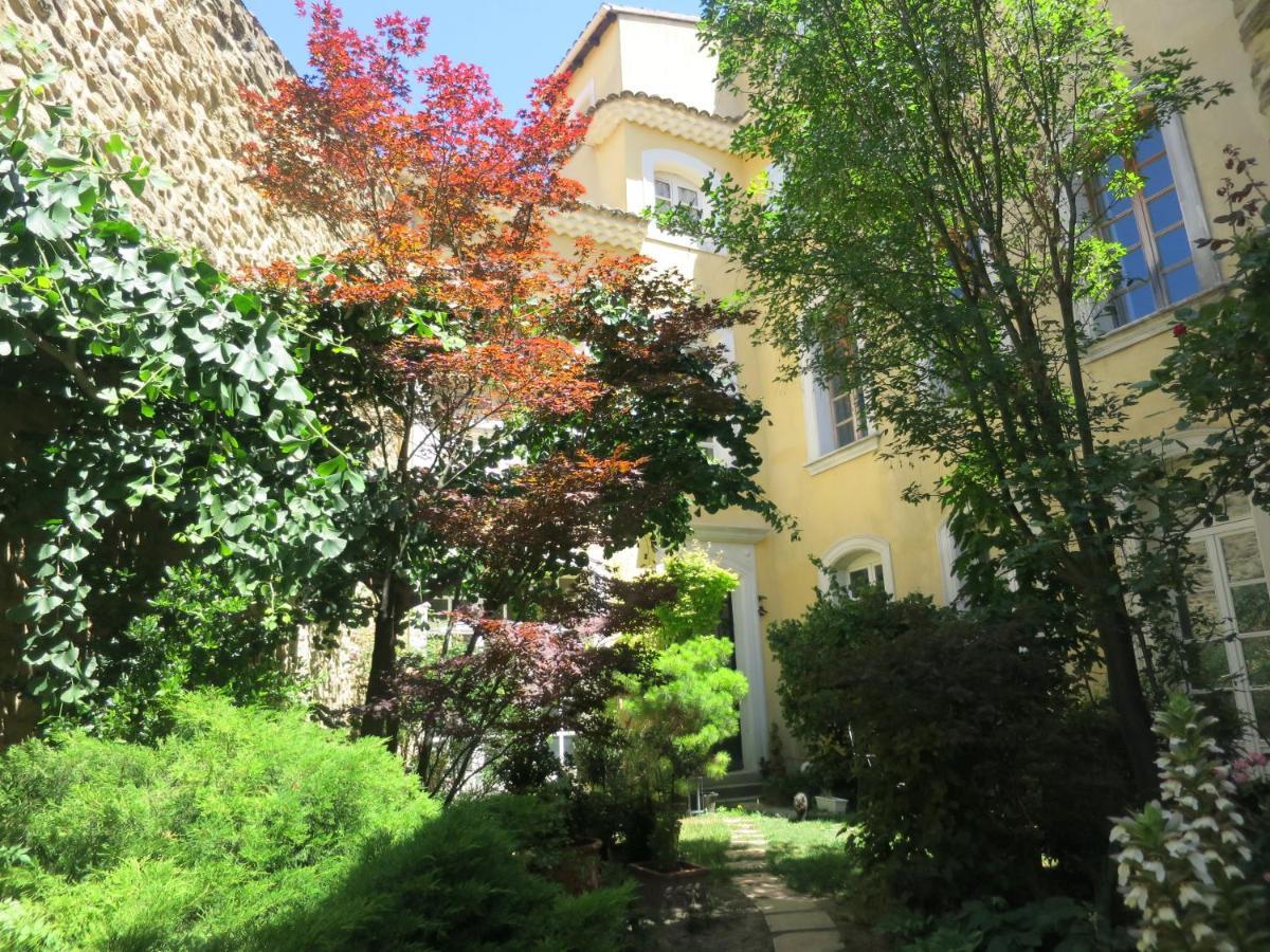 Entre Vignes Et Dentelles Hotel Courthézon Exterior foto
